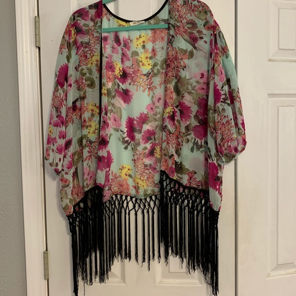 Tops - Floral kimono/cardigan